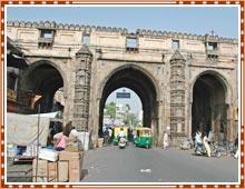Teen Darwaja - Places to Visit & Tourist Attractions in Ahmedabad